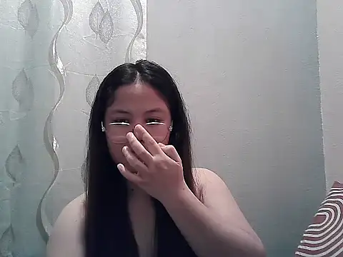 Snapshot of ThePrettySecret chatting on 06-27-26, 04:13 ThePrettySecret online show from 06-27-26, 04:13