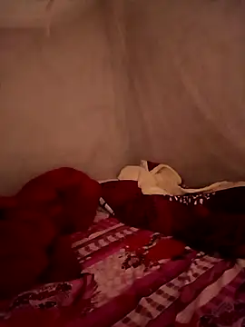 Snapshot of Fjnzjk chatting on 06-25-26, 04:43 Fjnzjk online show from 06-25-26, 04:43