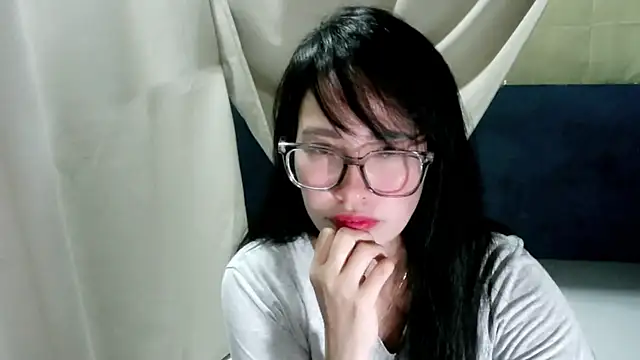 Snapshot of honey_kawai chatting on 06-09-26, 01:28 honey kawai online show from 06-09-26, 01:28