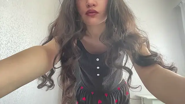 LisetteParajon online show from 06-26-26, 05:46