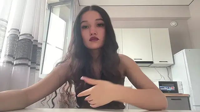 LisetteParajon online show from 06-19-26, 05:46