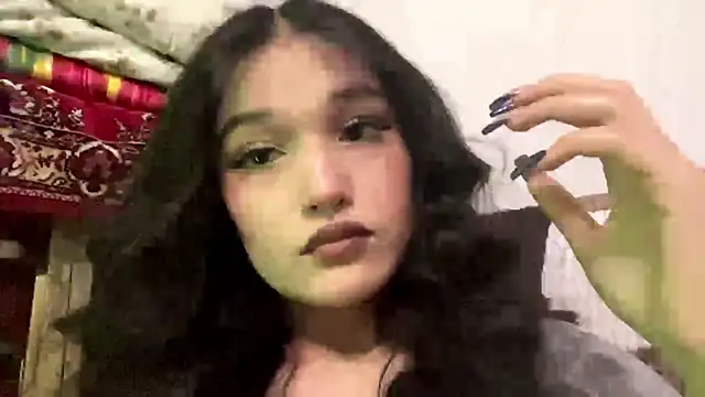 Snapshot of LisetteParajon chatting on 05-28-26, 04:13 LisetteParajon online show from 05-28-26, 04:13