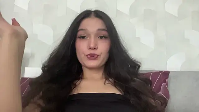 LisetteParajon online show from 06-23-26, 05:05