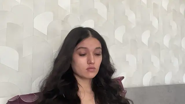 LisetteParajon online show from 07-11-26, 05:52