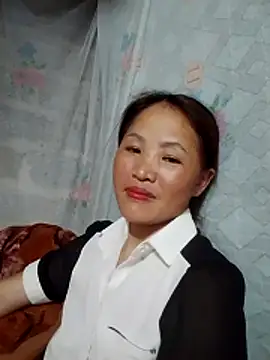 Snapshot of Malin_9k chatting on 06-20-26, 04:23 Malin 9k online show from 06-20-26, 04:23