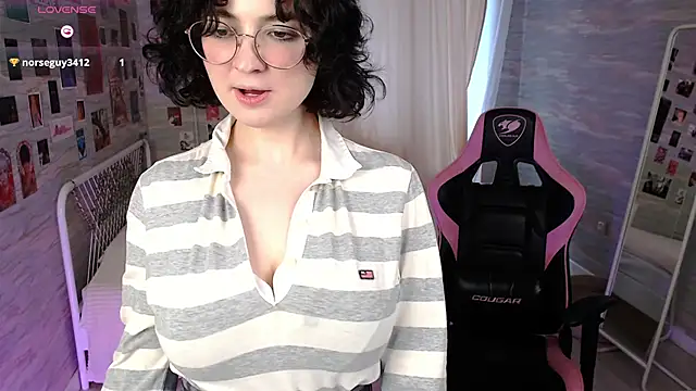 Snapshot of JackieApplePie chatting on 06-02-26, 12:05 JackieApplePie online show from 06-02-26, 12:05
