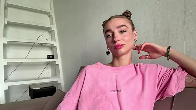 amilia-sexygirl online show from 06-21-26, 01:11