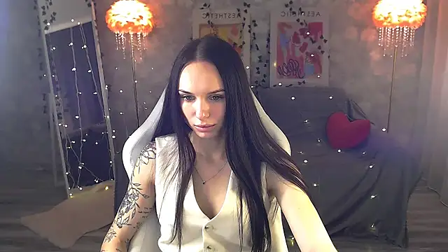 NicoleMerz online show from 06-12-26, 03:43
