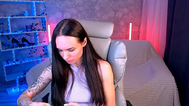 NicoleMerz online show from 07-10-26, 05:35