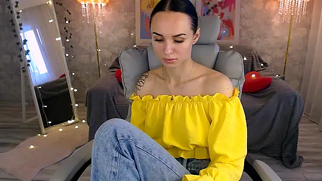NicoleMerz online show from 06-24-26, 04:16