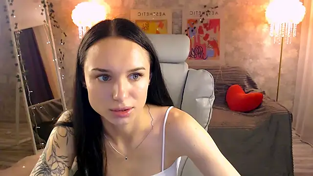 NicoleMerz online show from 06-21-26, 04:57
