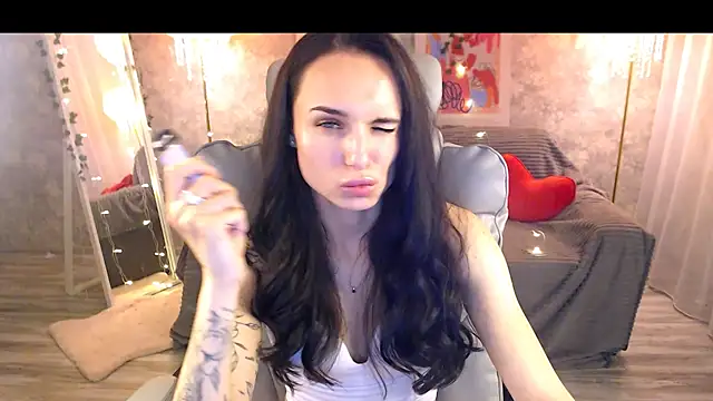 NicoleMerz online show from 06-25-26, 04:12