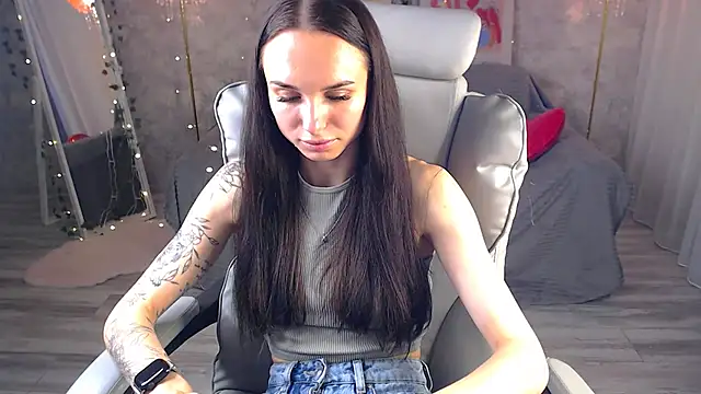 NicoleMerz online show from 06-03-26, 02:33