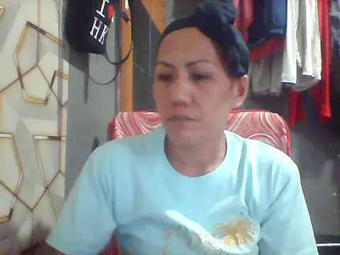 Snapshot of pinayheartaker chatting on 07-13-26, 07:18 pinayheartaker online show from 07-13-26, 07:18