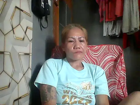 Snapshot of pinayheartaker chatting on 07-14-26, 02:05 pinayheartaker online show from 07-14-26, 02:05