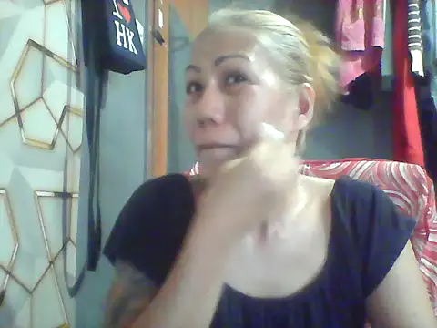 Snapshot of pinayheartaker chatting on 07-04-26, 01:34 pinayheartaker online show from 07-04-26, 01:34