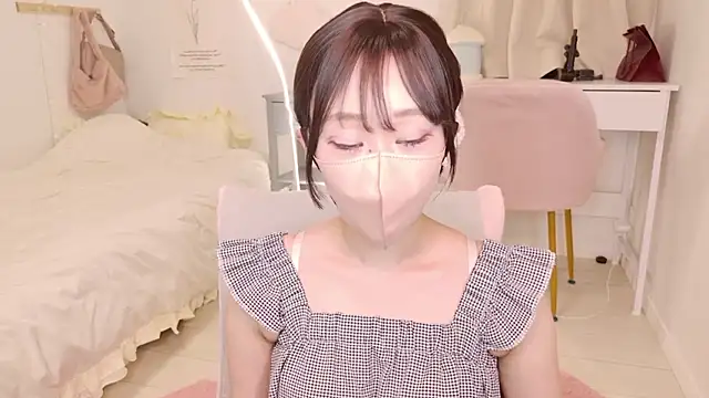 Snapshot of YURInya_ chatting on 06-11-26, 12:13 YURInya online show from 06-11-26, 12:13