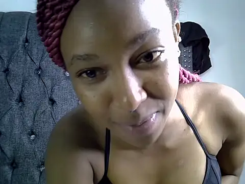 cocolaurah online show from 06-15-26, 08:19