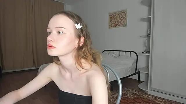 Snapshot of babymolly2 chatting on 06-20-26, 08:58 babymolly2 online show from 06-20-26, 08:58