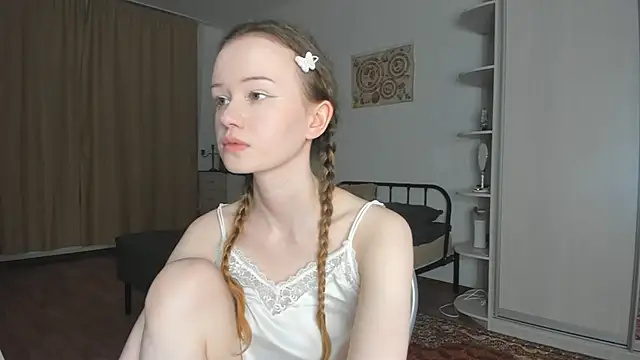 Snapshot of babymolly2 chatting on 06-30-26, 08:20 babymolly2 online show from 06-30-26, 08:20
