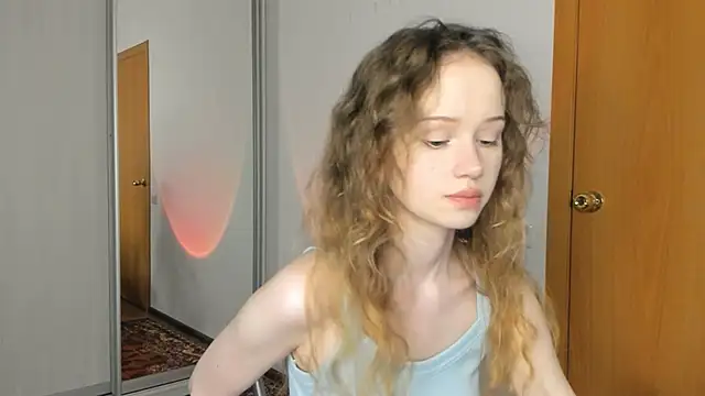 Snapshot of babymolly2 chatting on 07-25-26, 09:21 babymolly2 online show from 07-25-26, 09:21