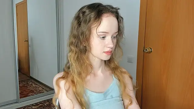 Snapshot of babymolly2 chatting on 07-24-26, 07:10 babymolly2 online show from 07-24-26, 07:10
