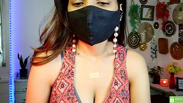 Snapshot of Yalinahotty chatting on 06-13-26, 04:21 Yalinahotty online show from 06-13-26, 04:21