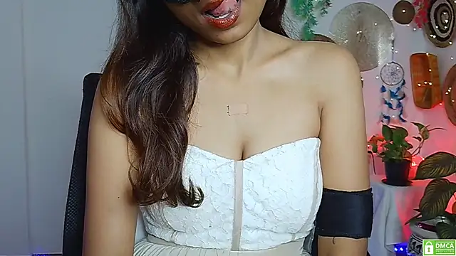 Snapshot of Yalinahotty chatting on 07-22-26, 06:59 Yalinahotty online show from 07-22-26, 06:59