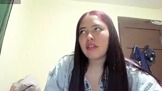 Snapshot of Lau_xury chatting on 06-06-26, 03:23 Lau xury online show from 06-06-26, 03:23