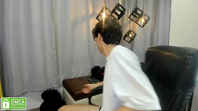 Snapshot of Marcoviolet chatting on 07-14-26, 08:15 Marcoviolet online show from 07-14-26, 08:15