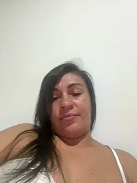 Snapshot of kloee_kann chatting on 06-11-26, 11:46 kloee kann online show from 06-11-26, 11:46
