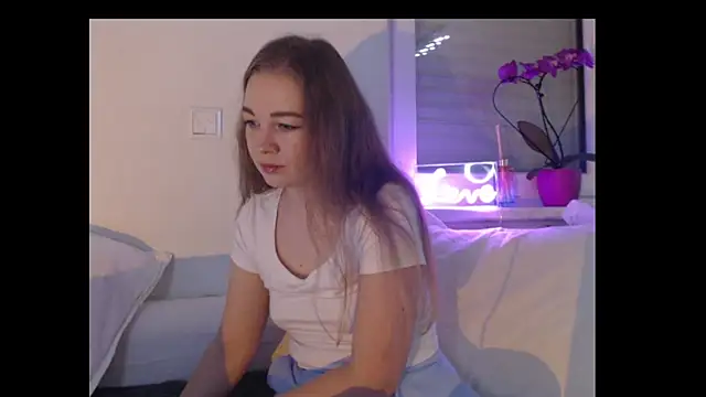 Snapshot of MellowKitty chatting on 06-01-26, 03:51 MellowKitty online show from 06-01-26, 03:51