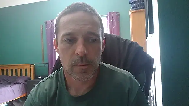Snapshot of BradleyBent chatting on 07-16-26, 02:25 BradleyBent online show from 07-16-26, 02:25