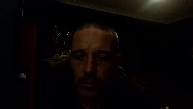 Snapshot of BradleyBent chatting on 06-06-26, 10:37 BradleyBent online show from 06-06-26, 10:37