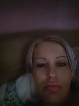 Snapshot of brenda121 chatting on 06-27-26, 06:36 brenda121 online show from 06-27-26, 06:36