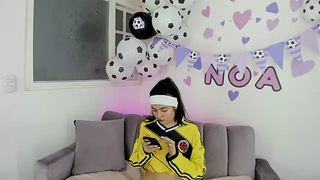 Snapshot of Noa_bunny_ chatting on 06-12-26, 09:34 Noa bunny online show from 06-12-26, 09:34