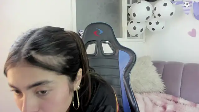 Snapshot of Noa_bunny_ chatting on 07-07-26, 08:45 Noa bunny online show from 07-07-26, 08:45
