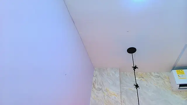 ariana florez  online show from 06-30-26, 07:03