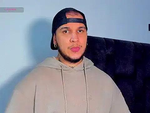 Snapshot of jacob_lautnerr chatting on 06-12-26, 01:47 jacob lautnerr online show from 06-12-26, 01:47