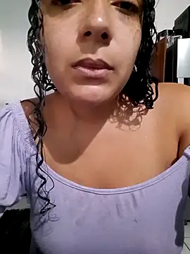 Snapshot of bruninhasurfi chatting on 06-10-26, 02:51 bruninhasurfi online show from 06-10-26, 02:51
