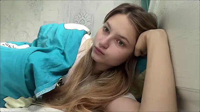 Snapshot of HeIen_cute chatting on 07-05-26, 04:19 HeIen cute online show from 07-05-26, 04:19
