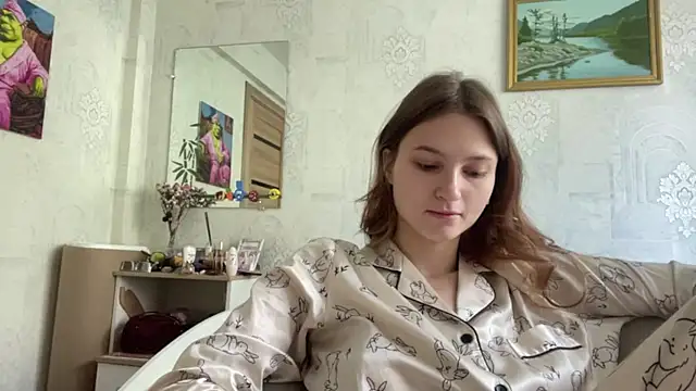 Snapshot of HeIen_cute chatting on 06-06-26, 03:34 HeIen cute online show from 06-06-26, 03:34