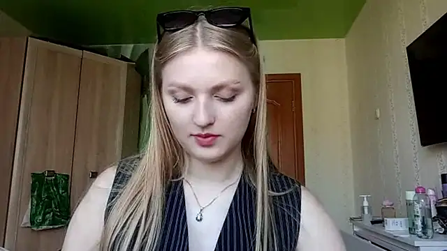 Snapshot of NorineGressett chatting on 06-11-26, 01:08 NorineGressett online show from 06-11-26, 01:08