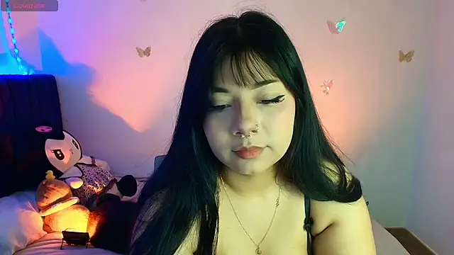 Snapshot of sophierussel chatting on 06-18-26, 04:22 sophierussel online show from 06-18-26, 04:22