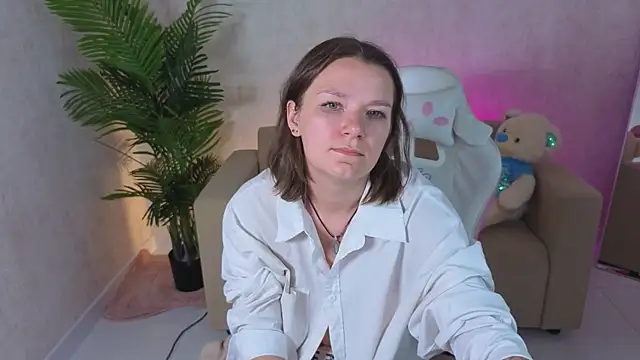 Snapshot of kira_hatti chatting on 06-27-26, 12:33 kira hatti online show from 06-27-26, 12:33