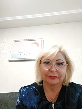 Snapshot of MilaLoveX chatting on 06-01-26, 02:06 MilaLoveX online show from 06-01-26, 02:06