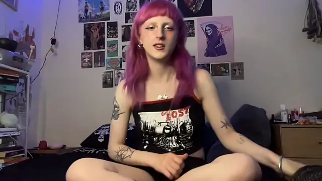 Snapshot of batzy666 chatting on 06-16-26, 10:48 batzy666 online show from 06-16-26, 10:48