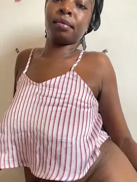 Snapshot of Honeybeespecial chatting on 05-29-26, 02:34 Honeybeespecial online show from 05-29-26, 02:34