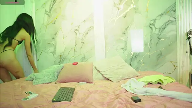 Tiffany yu online show from 06-14-26, 01:34