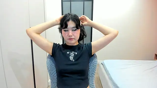 Snapshot of _emmy_lee chatting on 06-08-26, 03:12 emmy lee online show from 06-08-26, 03:12
